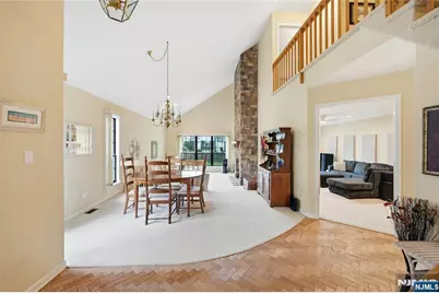 107 Suleski Court, Mahwah, NJ 07430 - Photo 4