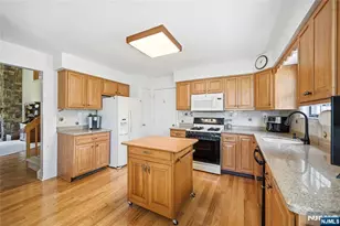 107 Suleski Ct, Mahwah, NJ 07430 - Photo 12