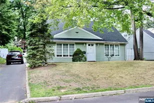 117 Spruce St, Midland Park, NJ 07432 - Photo 2