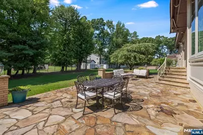 7 Lookout Point Trail, Totowa, NJ 07512 - Photo 30