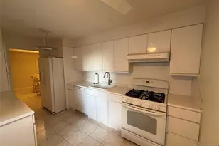 326 Bridge Plaza 3E, Fort Lee, NJ 07024 - Photo 2