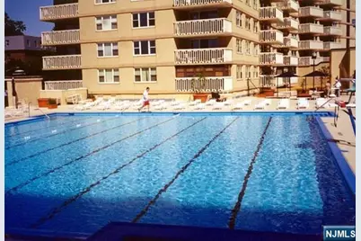 555 North Avenue 8-P #8-P, Fort Lee, NJ 07024 - Photo 2