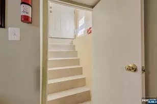 66 Garrison St, Newark, NJ 07105 - Photo 26