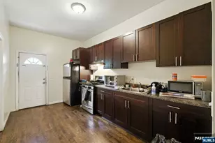 24-26 Willoughby St, Newark, NJ 07112 - Photo 8