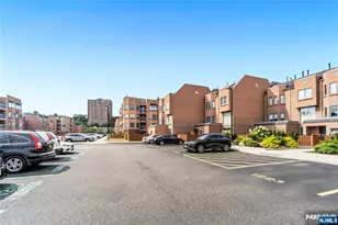 309 Hancock Ct M309, Edgewater, NJ 07020 - Photo 2