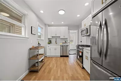 422 Davis Avenue, Kearny, NJ 07032 - Photo 8