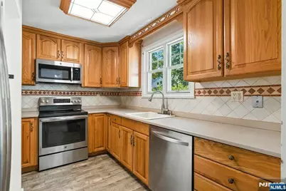 42 Meadow Lane, Bloomfield, NJ 07003 - Photo 12