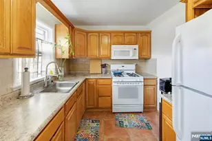 352 Chestnut Ave, South Hackensack Township, NJ 07606 - Photo 12