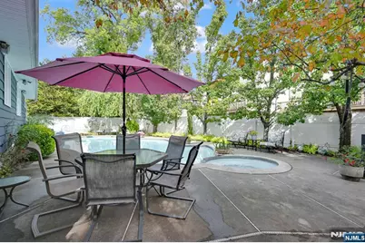 1061 Roosevelt Avenue, New Milford, NJ 07646 - Photo 38