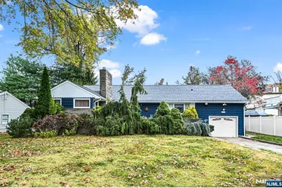 1061 Roosevelt Avenue, New Milford, NJ 07646 - Photo 2