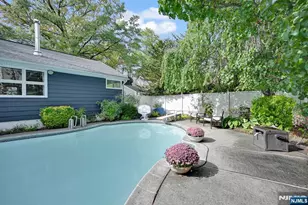 1061 Roosevelt Ave, New Milford, NJ 07646 - Photo 44