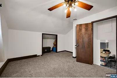 1061 Roosevelt Avenue, New Milford, NJ 07646 - Photo 22