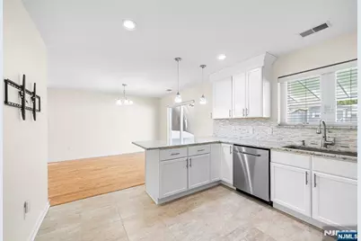 902 Spruce Street, Roselle, NJ 07203 - Photo 16