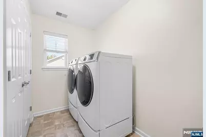 902 Spruce Street, Roselle, NJ 07203 - Photo 34