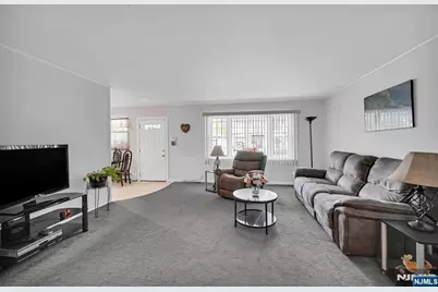 43 Hoffman Avenue, Rochelle Park Township, NJ 07662 - Photo 12