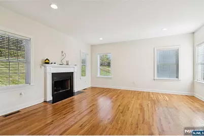 16 Jacob Way, Phillipsburg, NJ 08865 - Photo 8