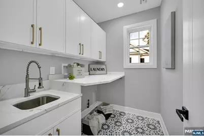 153 E Cedar Street, Livingston, NJ 07039 - Photo 22