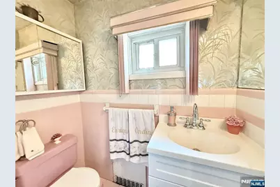 33 W Newell Avenue, Rutherford, NJ 07070 - Photo 14