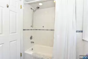 243 Cleveland Ave, Hasbrouck Heights, NJ 07604 - Photo 24