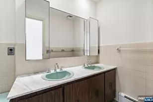 645 Cambridge Rd, Paramus, NJ 07652 - Photo 26