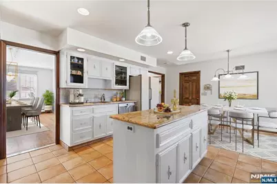 645 Cambridge Road, Paramus, NJ 07652 - Photo 12