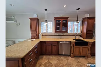 224 Cleveland Avenue, Hasbrouck Heights, NJ 07604 - Photo 10