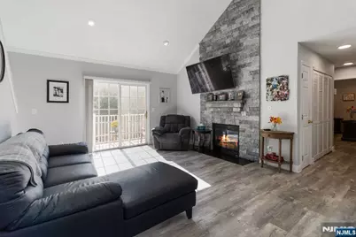 68 Mountainside Drive, Pompton Lakes, NJ 07442 - Photo 4