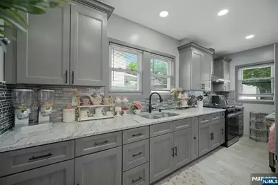 18 Whitman Avenue, East Orange, NJ 07017 - Photo 12