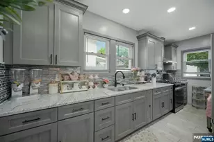 18 Whitman Ave, East Orange, NJ 07017 - Photo 12