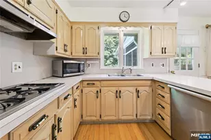 22 Notch Park Rd, Little Falls Township, NJ 07424 - Photo 10