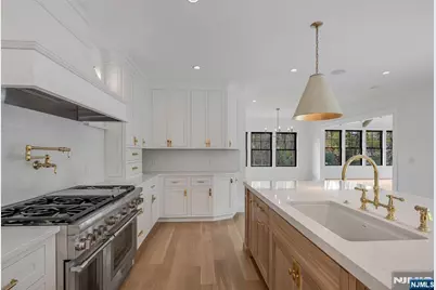 46 Locust Lane, Upper Saddle River, NJ 07458 - Photo 8