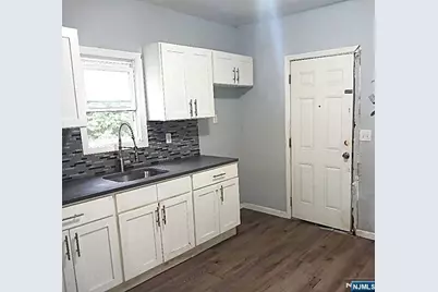 362 Chadwick, Newark, NJ 07112 - Photo 4