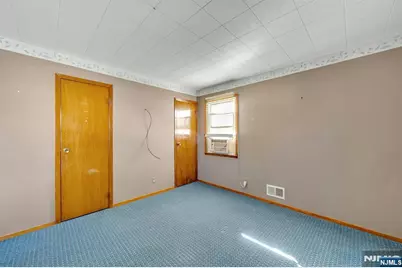 18 Ferncliff Road, Jersey City, NJ 07305 - Photo 12