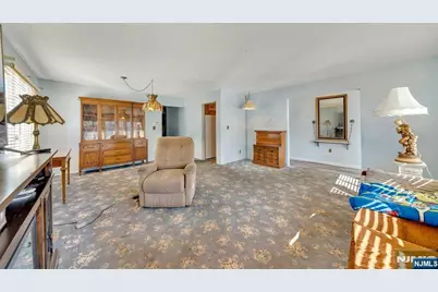 18 Ferncliff Road, Jersey City, NJ 07305 - Photo 4