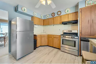 18 Ferncliff Road, Jersey City, NJ 07305 - Photo 24