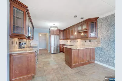 250 Gorge Road 16D #16D, Cliffside Park, NJ 07010 - Photo 14