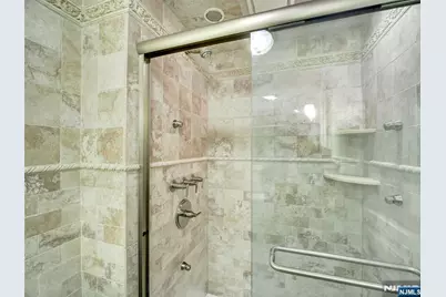 250 Gorge Road 16D #16D, Cliffside Park, NJ 07010 - Photo 22