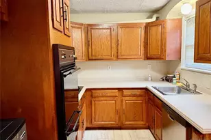 40 Dohrman Ave, Teaneck Township, NJ 07666 - Photo 4