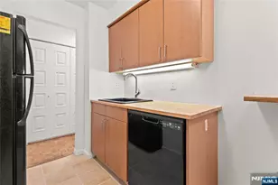 140 Euclid Ave 1H, Hackensack, NJ 07601 - Photo 20