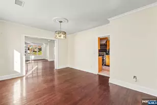 331 Mountain Wy, Rutherford, NJ 07070 - Photo 10