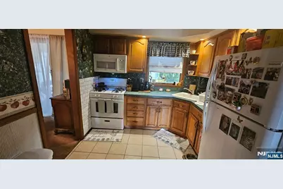 303 Muriel Avenue, North Plainfield, NJ 07060 - Photo 2