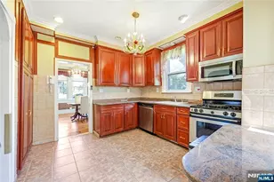 570 Winterburn Grove, Cliffside Park, NJ 07010 - Photo 16