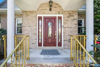 570 Winterburn Grove, Cliffside Park, NJ 07010 - Photo 2