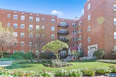 2320 Linwood Avenue 4B #4B, Fort Lee, NJ 07024 - Photo 2