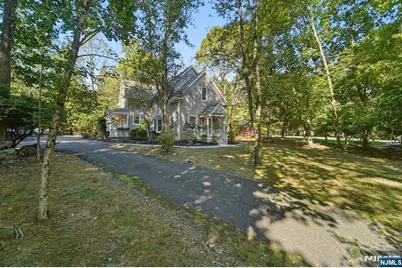 24 Scott Court, Allendale, NJ 07401 - Photo 4