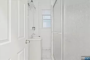 871 19th St, Newark, NJ 07108 - Photo 12