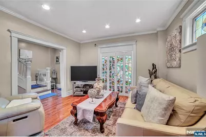 710 Hillside Avenue, Cliffside Park, NJ 07010 - Photo 4
