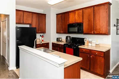 435 Van Houten Avenue 307 #307, Passaic, NJ 07055 - Photo 10