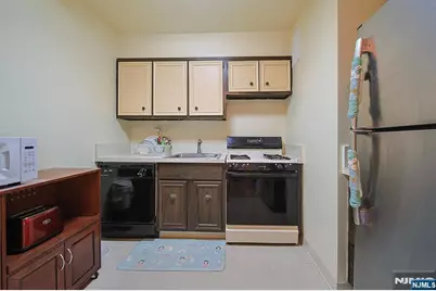 2000 Linwood Avenue 10E #10E, Fort Lee, NJ 07024 - Photo 6