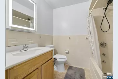 60 Garden Avenue, Woodland Park, NJ 07424 - Photo 10